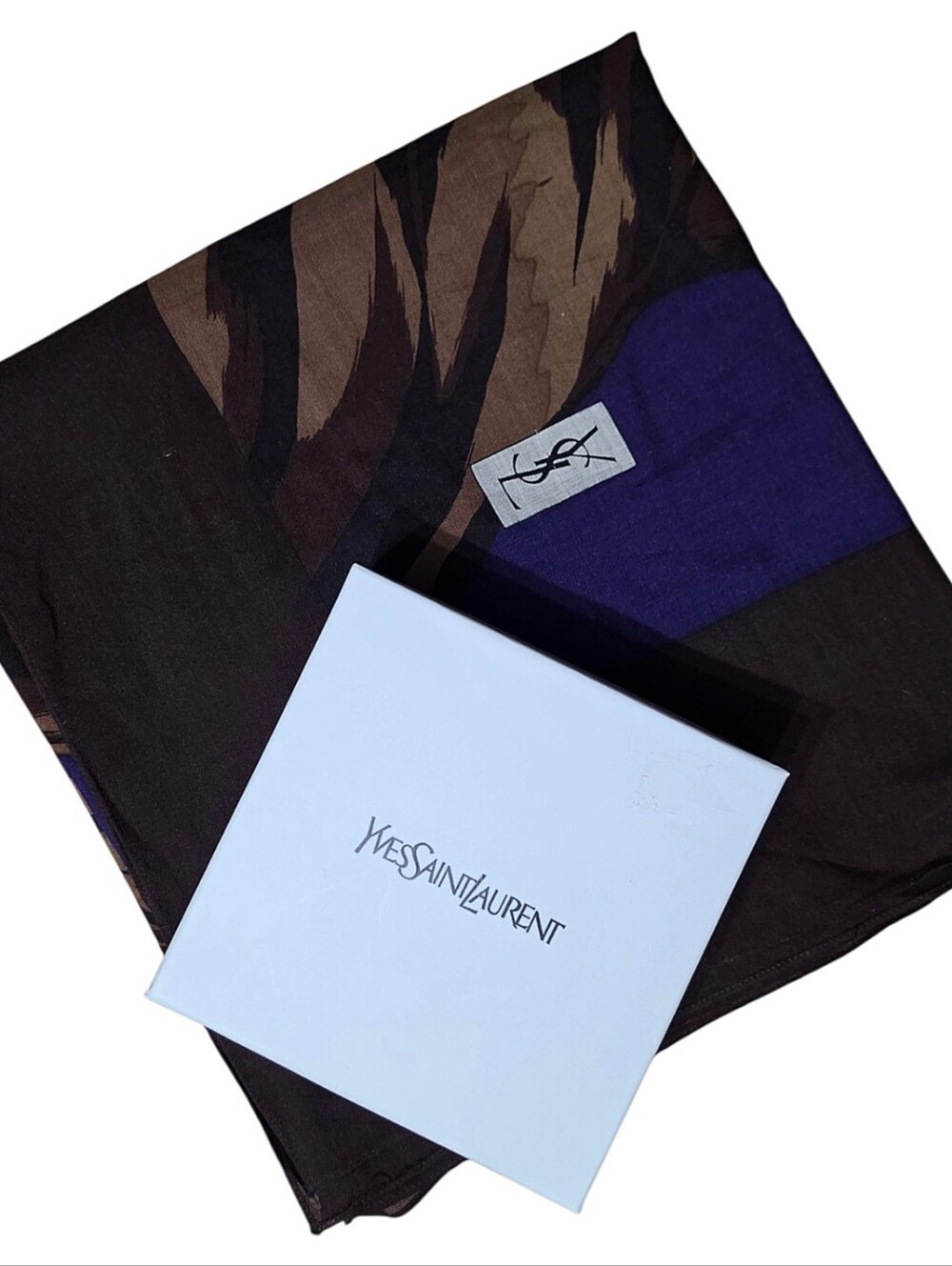 YVES SAINT LAURENT SCARF - Picture 16 of 16